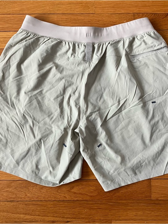 Lululemon Beige Workout Athleisure License To Train Shorts XL Extra Large - Picture 10 of 13